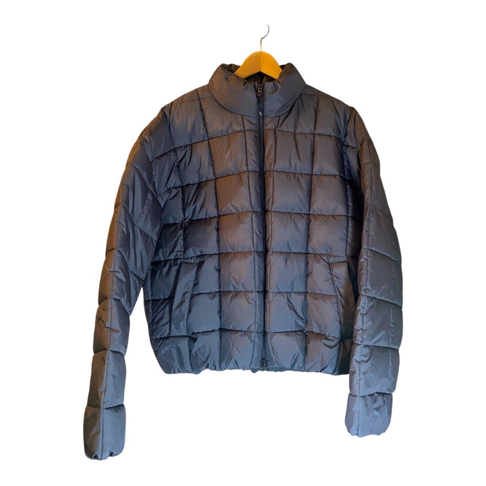 NWT Urban Outfitters UO Square Quilted Round Puffer Jacket in Gray